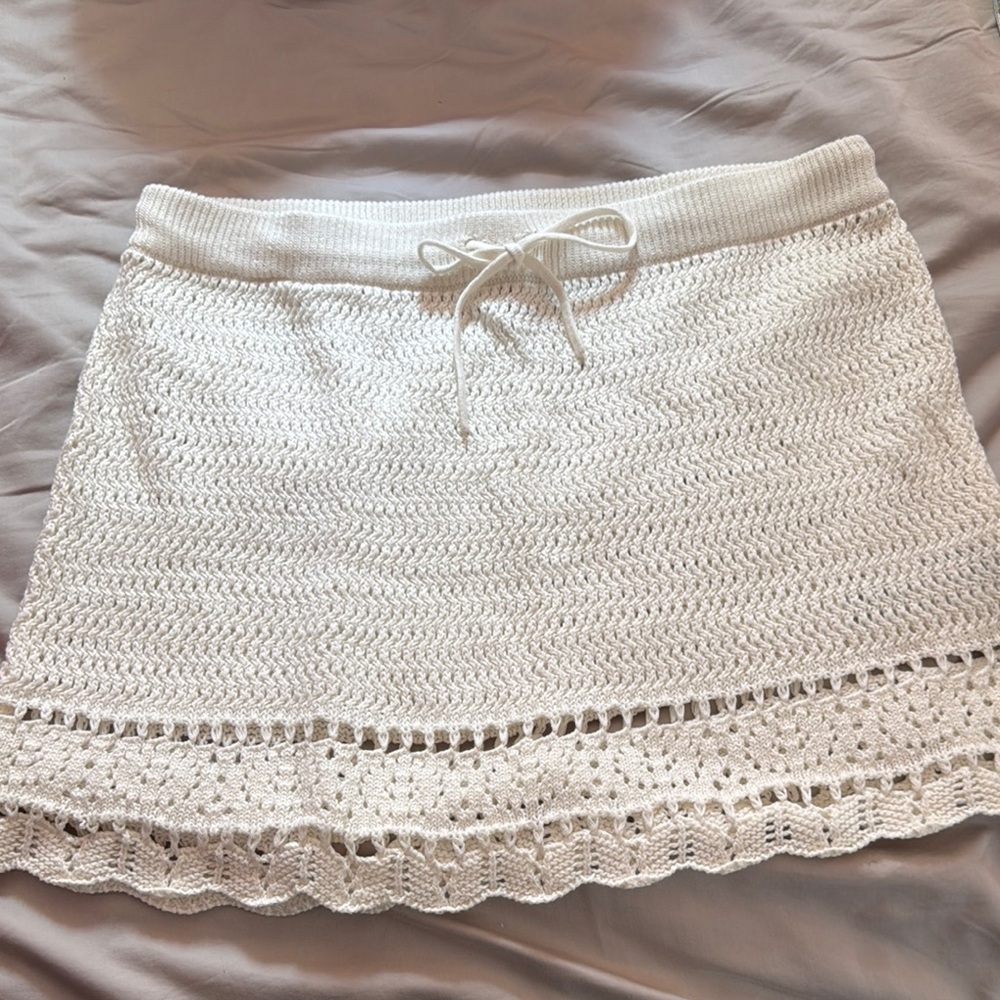 NWOT HOLLISTER CROCHET SKIRT